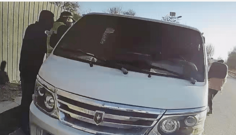 朝陽一黑校車被舉報，司機(jī)被罰一萬！