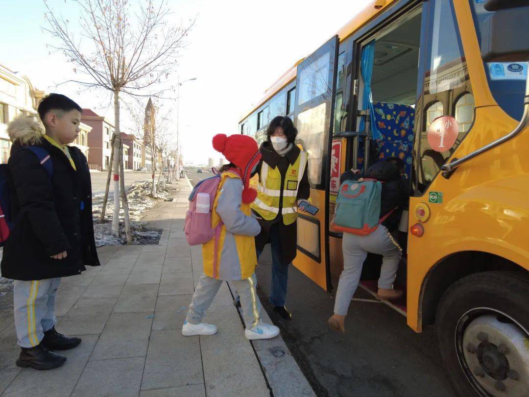 走起！跟著記者一起體驗(yàn)錫林浩特校車(chē)