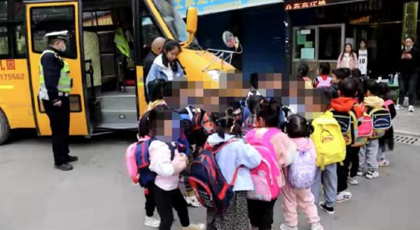 貴陽一幼兒園校車超員73%，司機涉危險駕駛罪被刑事立案！