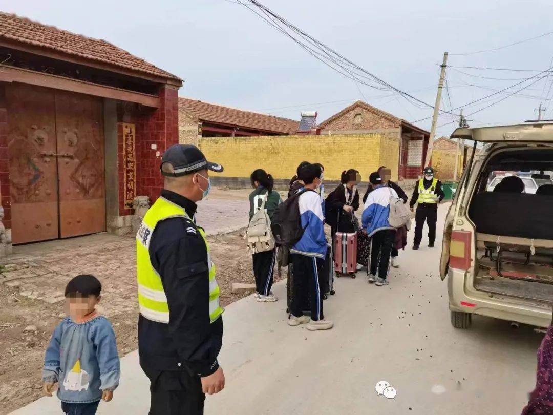 臨清“黑校車(chē)”超員，被開(kāi)萬(wàn)元罰單！