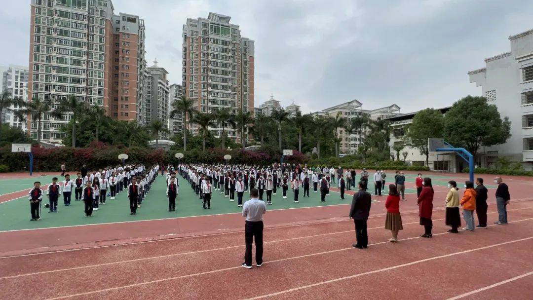 心系安全 平安乘車 ——諾亞舟惠州市惠城區(qū)惠外學(xué)校校車安全疏散演練活動 心系安全 平安乘車 ——諾亞舟惠州市惠城區(qū)惠外學(xué)校校車安全疏散演練活動
