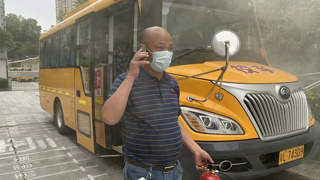 心系安全 平安乘車 ——諾亞舟惠州市惠城區(qū)惠外學(xué)校校車安全疏散演練活動 心系安全 平安乘車 ——諾亞舟惠州市惠城區(qū)惠外學(xué)校校車安全疏散演練活動