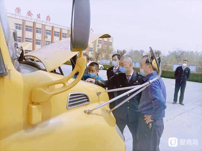 萊西:交運97部校車體檢迎24日中考生返校復(fù)課 萊西:交運97部校車體檢迎24日中考生返校復(fù)課