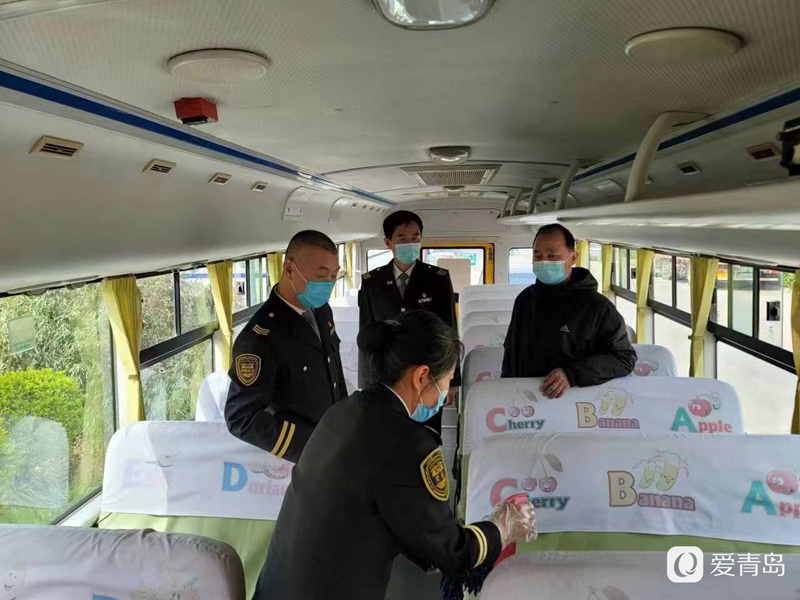 萊西:交運97部校車體檢迎24日中考生返校復(fù)課 萊西:交運97部校車體檢迎24日中考生返校復(fù)課