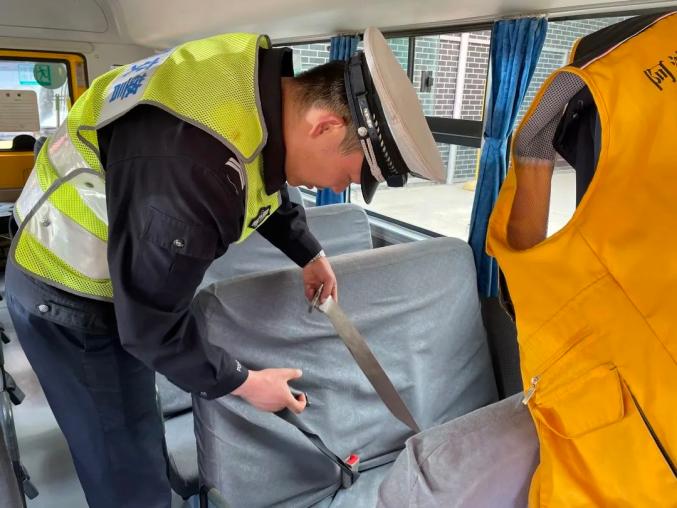 春雷行動|交警三大隊(duì)開展校車安全大檢查