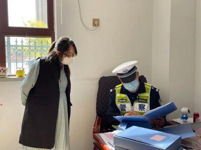 春雷行動|交警三大隊(duì)開展校車安全大檢查