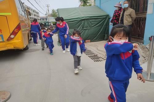 萌水鎮(zhèn)中心幼兒園：校車安全，用心守護(hù)