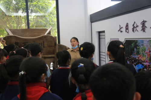 雙減下 諸暨這所學(xué)校開啟“神奇校車之旅” 雙減下 諸暨這所學(xué)校開啟“神奇校車之旅”