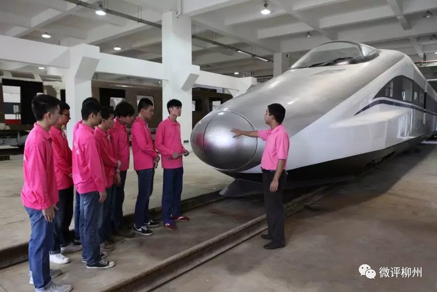 柳州這所學校的“校車”竟然是高鐵！