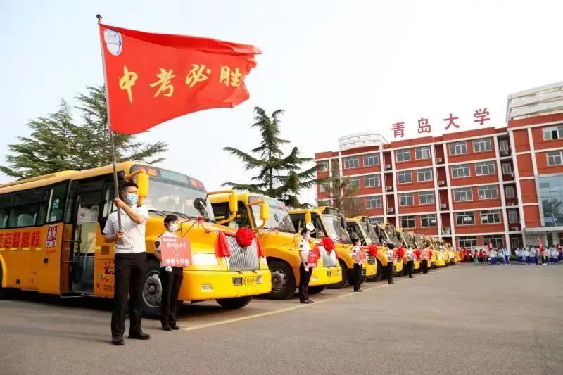 到今天上午，青島大鼻子校車開通整十年啦！