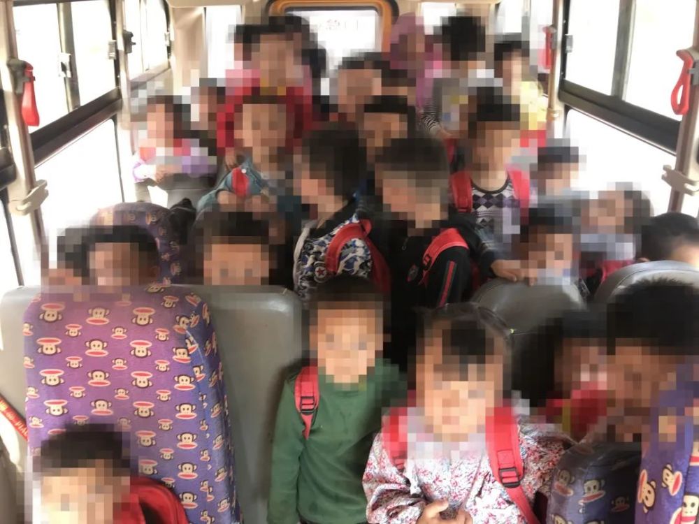 寧德交警開展校車安全檢查，為學(xué)校復(fù)課加把“安全鎖”