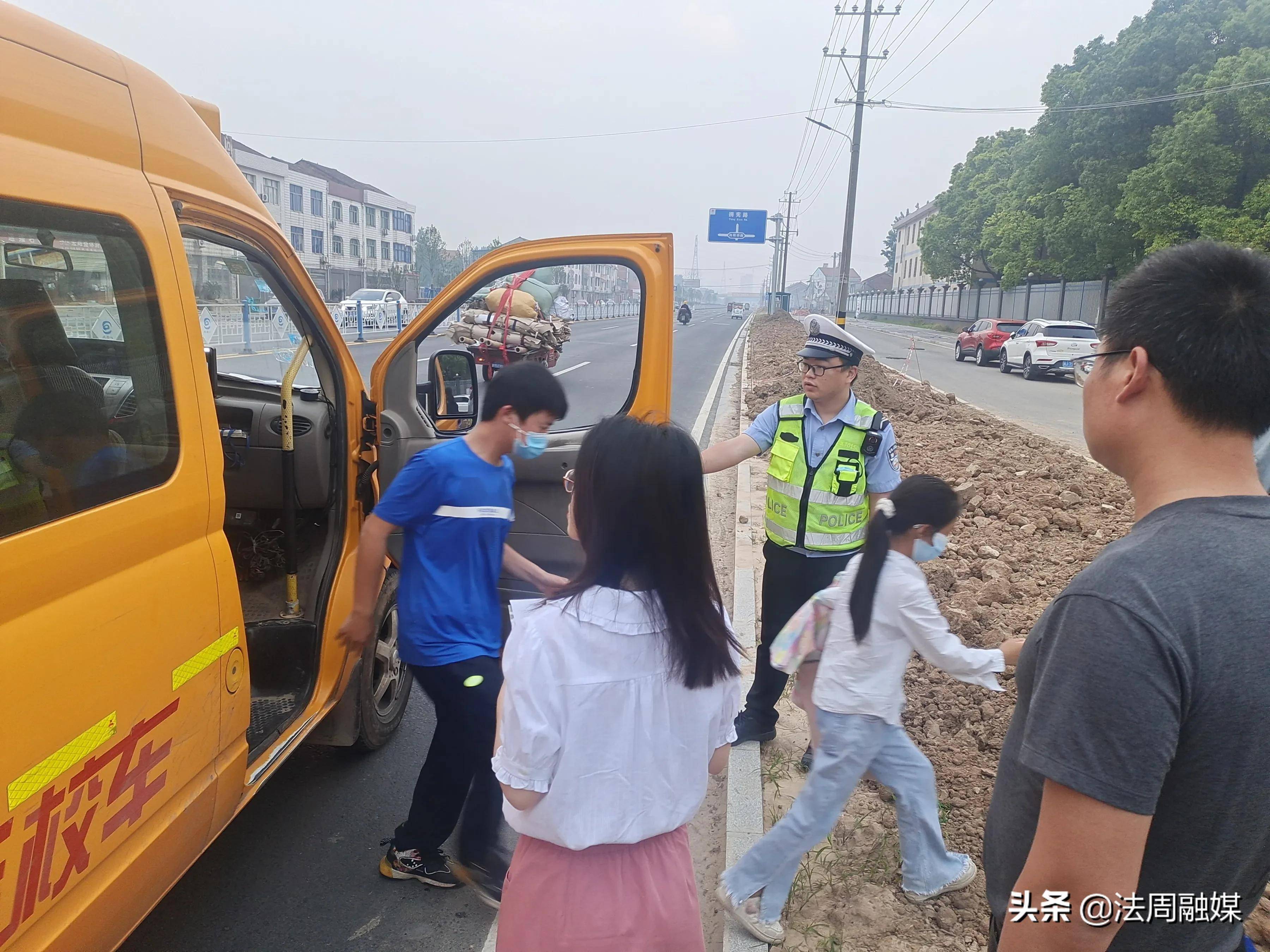 澧縣澧澹街道：開(kāi)展校車(chē)安全大檢查 筑牢學(xué)生平安上學(xué)路