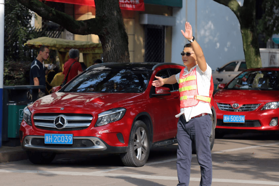 衢州“一校一策”有效治理校園周邊擁堵