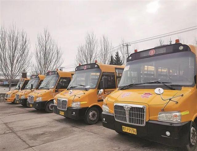 平安校車(chē)：從家門(mén)到校門(mén)，把孩子們的安全放在心尖上