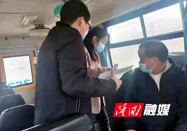 金石橋鎮(zhèn)開展校車安全突擊檢查