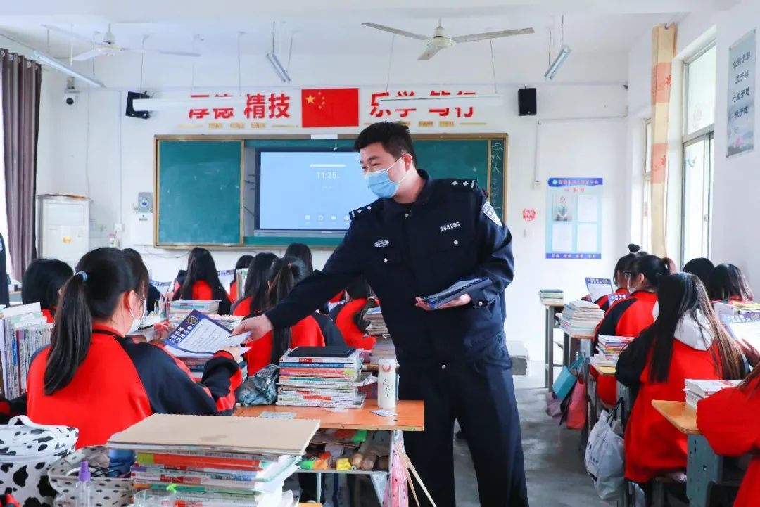 守護(hù)在校學(xué)生人身財(cái)產(chǎn)安全，商丘公安這樣做~