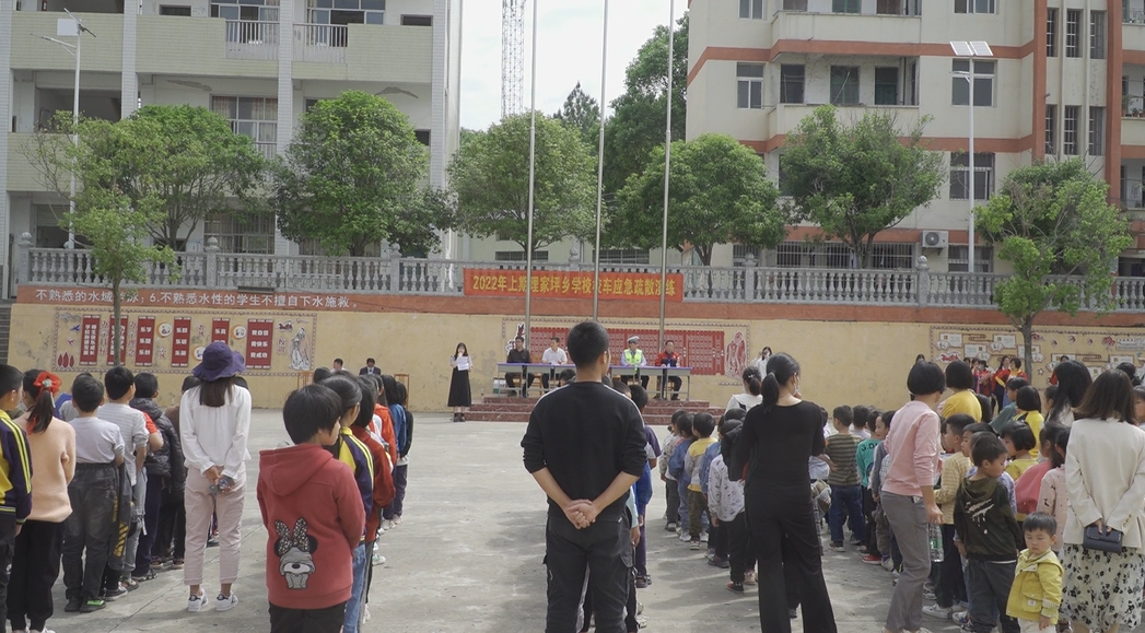 雙牌縣組織開展校車應急疏散演練/ 理家坪1.png