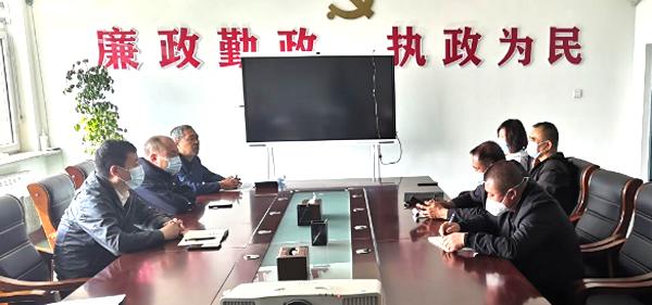 七進(jìn)宣傳 |梅河口市公安局交警大隊(duì)聯(lián)合市教育局召開(kāi)校車(chē)安全管理工作會(huì)議