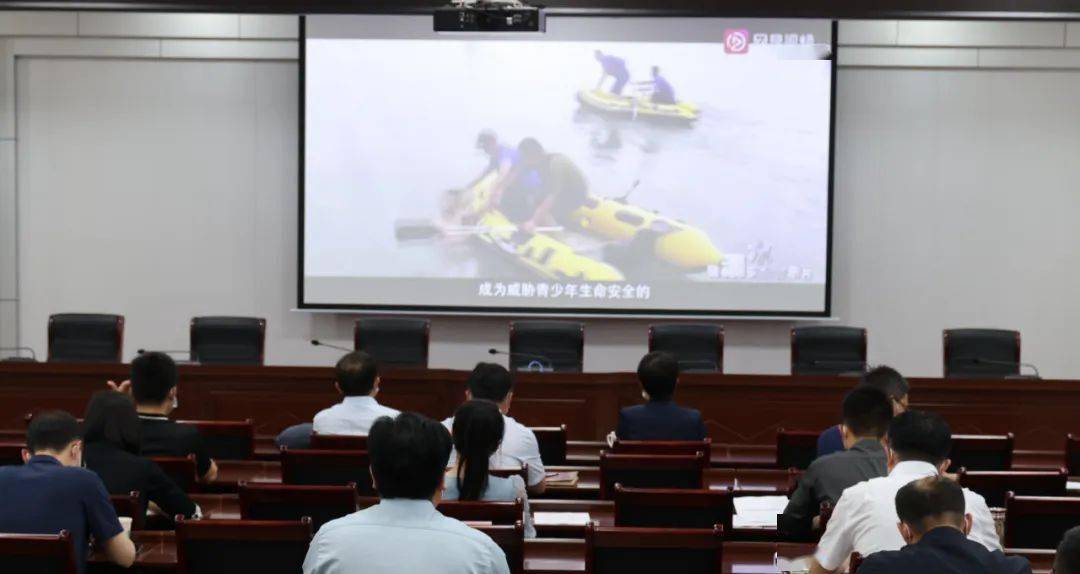 鄒平市學(xué)校(校車(chē))安全生產(chǎn)專(zhuān)業(yè)委員會(huì)暨防汛防溺水會(huì)議召開(kāi) 鄒平市學(xué)校(校車(chē))安全生產(chǎn)專(zhuān)業(yè)委員會(huì)暨防汛防溺水會(huì)議召開(kāi)