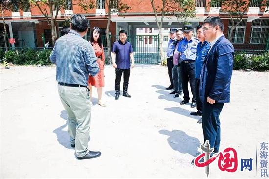 興化市垛田中心小學(xué)校車(chē)行車(chē)難、家長(zhǎng)接送停車(chē)難“有事好商量”現(xiàn)場(chǎng)辦公一朝解