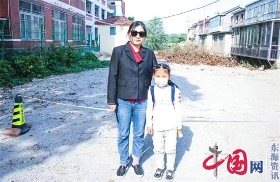 興化市垛田中心小學(xué)校車(chē)行車(chē)難、家長(zhǎng)接送停車(chē)難“有事好商量”現(xiàn)場(chǎng)辦公一朝解