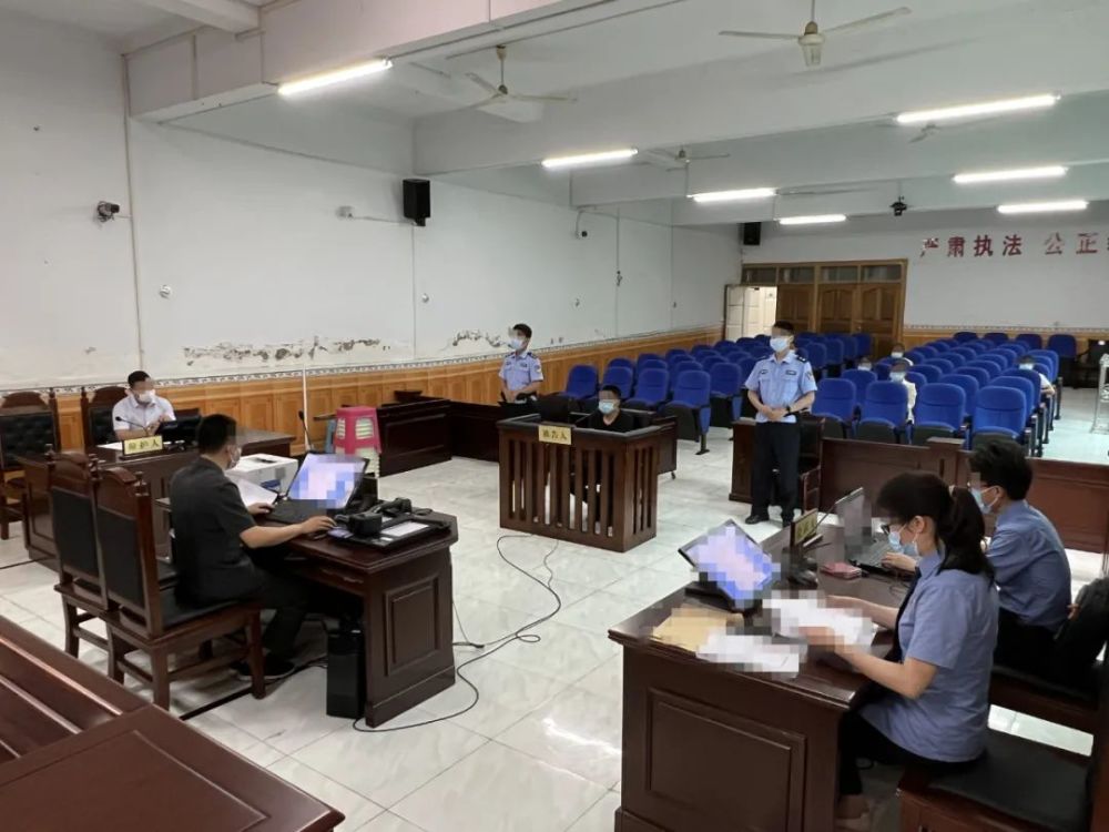 宣判！客運(yùn)車(chē)輛、“黑校車(chē)”駕駛?cè)私砸蜃隽恕蚍侵芜`