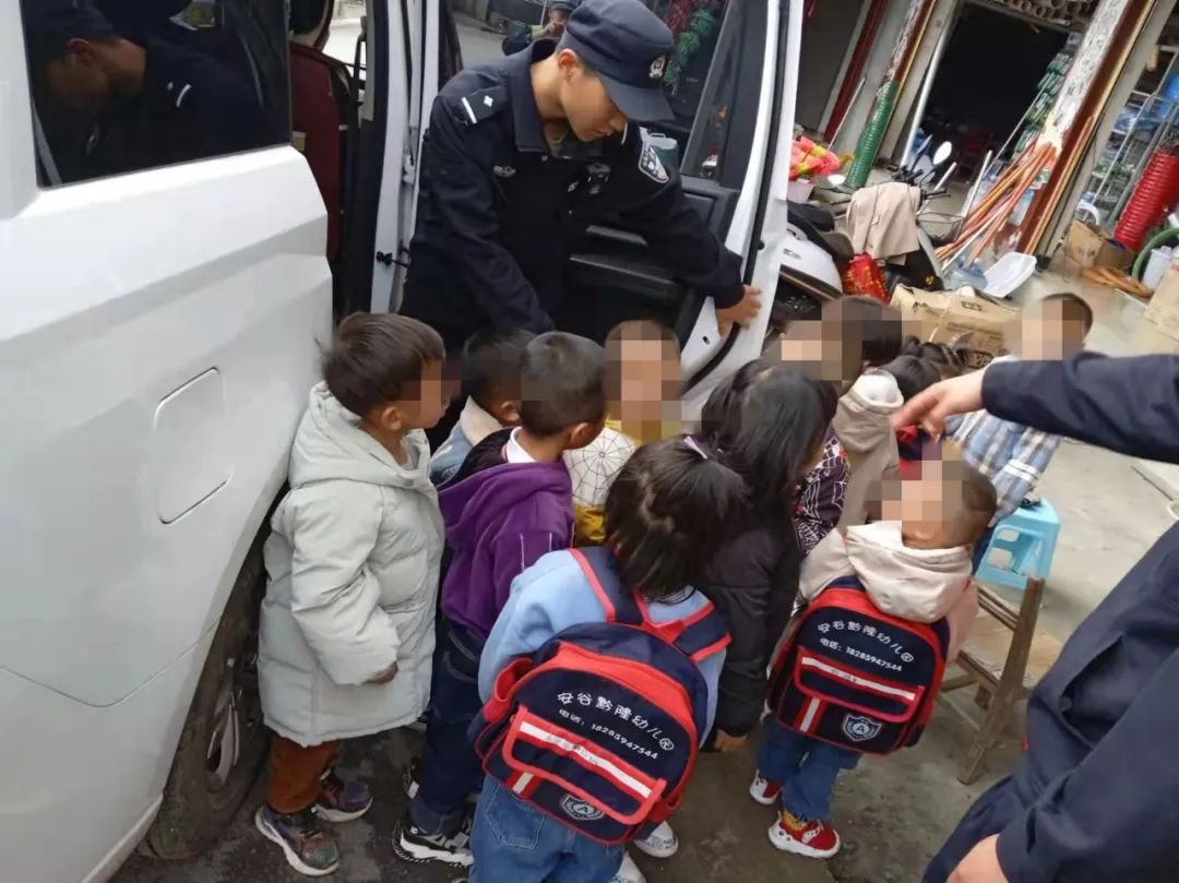 嚴(yán)重超員被判刑——晴隆縣三位“黑校車”駕駛?cè)吮灰婪ㄌ幜P！