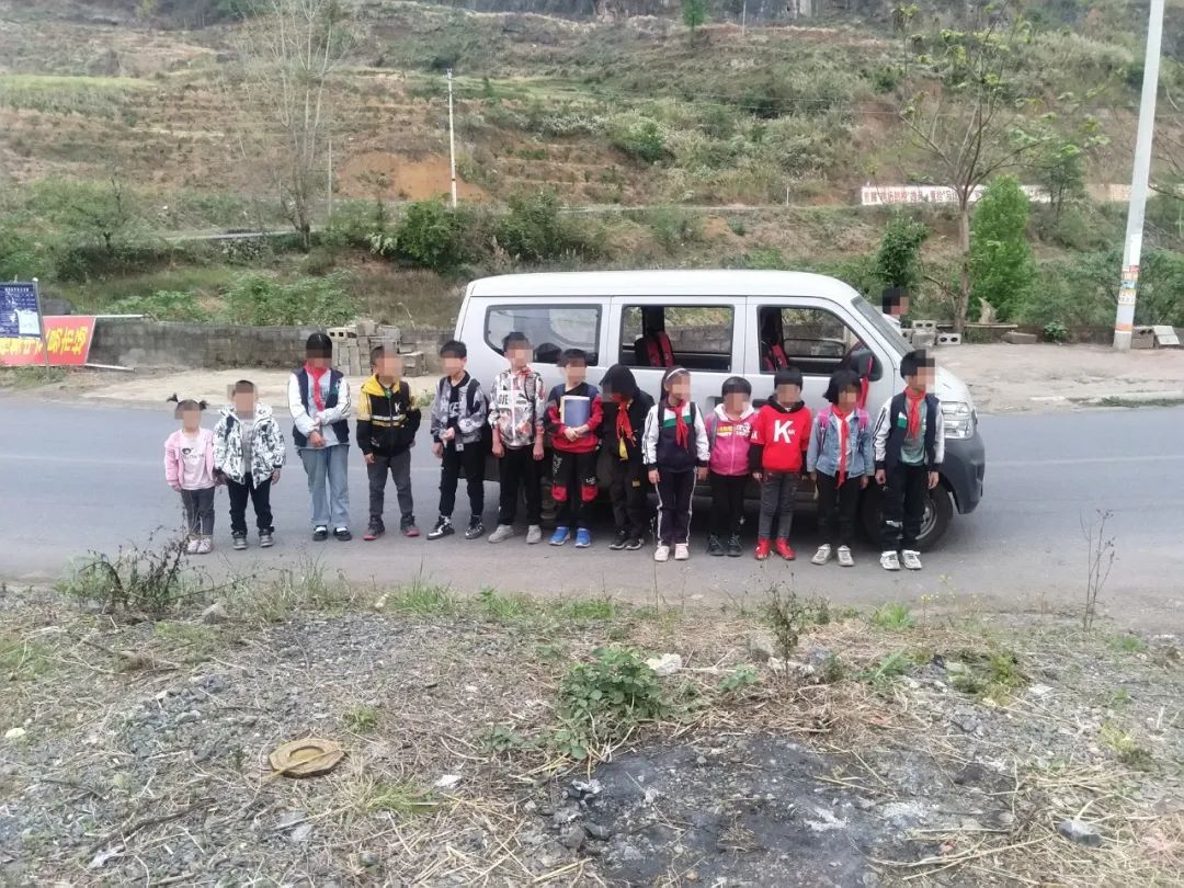 嚴(yán)重超員被判刑——晴隆縣三位“黑校車”駕駛?cè)吮灰婪ㄌ幜P！