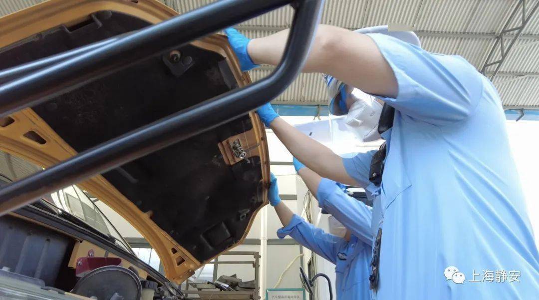 靜安交警開(kāi)展校車(chē)安全檢查，護(hù)航校園安全