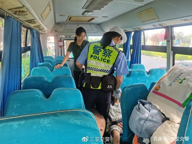 “護(hù)航上學(xué)路”三亞交警持續(xù)開展校車交通安全專項(xiàng)整治行動(dòng) 圖片