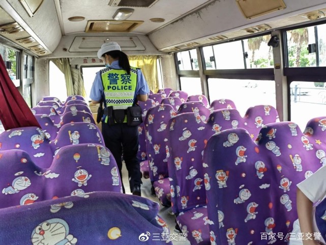 “護(hù)航上學(xué)路”三亞交警持續(xù)開展校車交通安全專項(xiàng)整治行動(dòng) 圖片