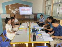 督導(dǎo)組走進(jìn)高新校園，對(duì)校車安全進(jìn)行專項(xiàng)檢查