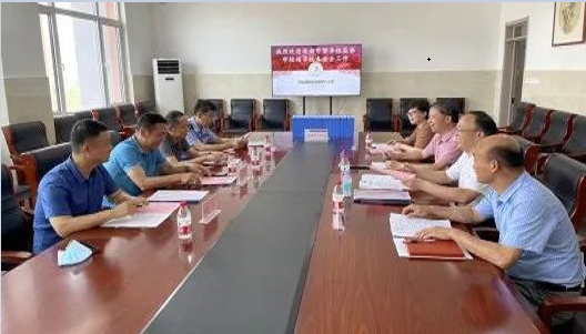 督導(dǎo)組走進(jìn)高新校園，對(duì)校車安全進(jìn)行專項(xiàng)檢查