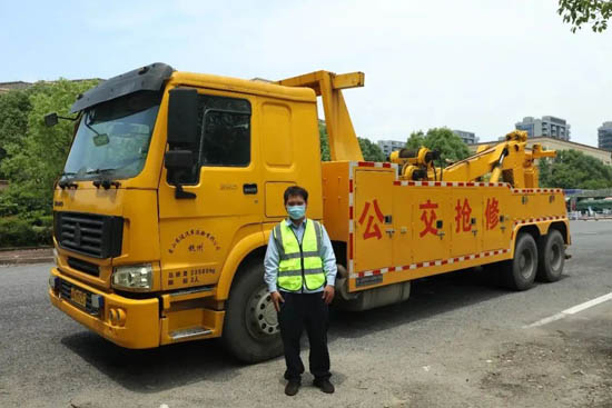 蕭山浦陽鎮(zhèn)中心小學(xué)開展校車突發(fā)情況應(yīng)急疏散演練