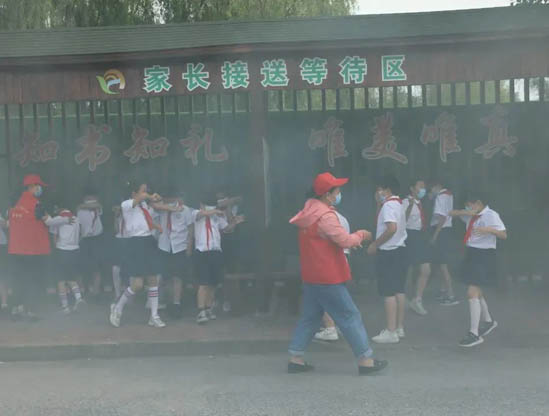 蕭山浦陽鎮(zhèn)中心小學(xué)開展校車突發(fā)情況應(yīng)急疏散演練