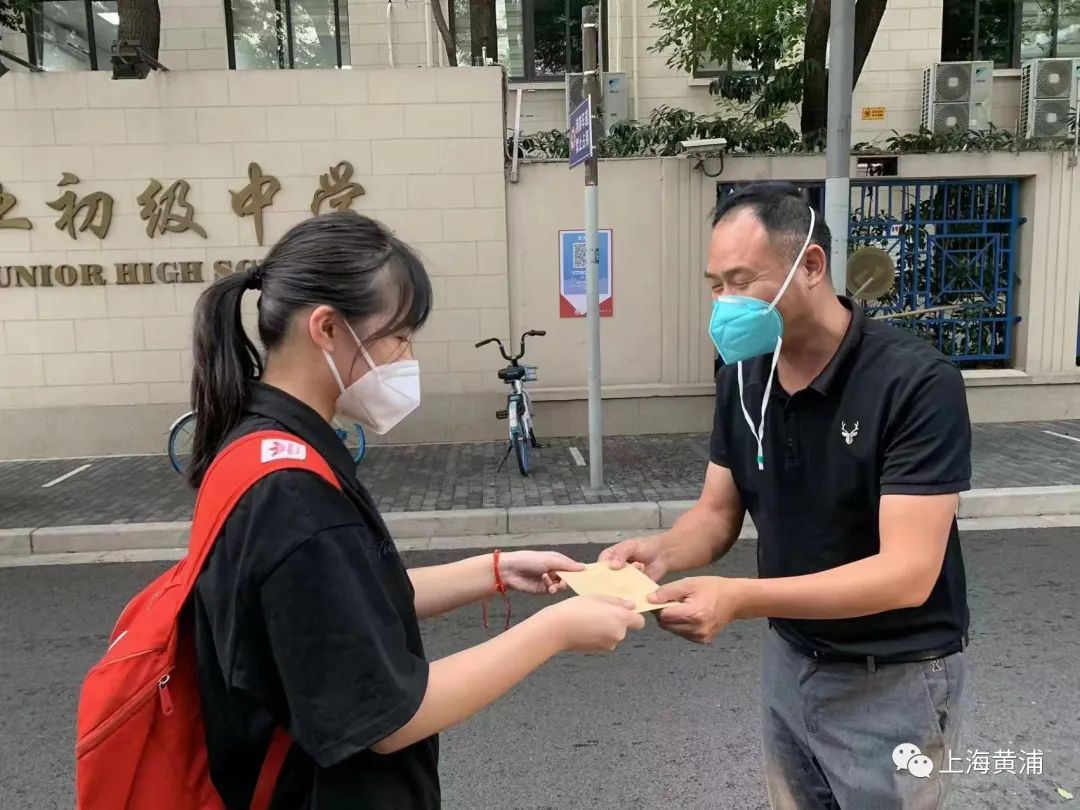 校車點對點：“上學(xué)路上有我們守護！”