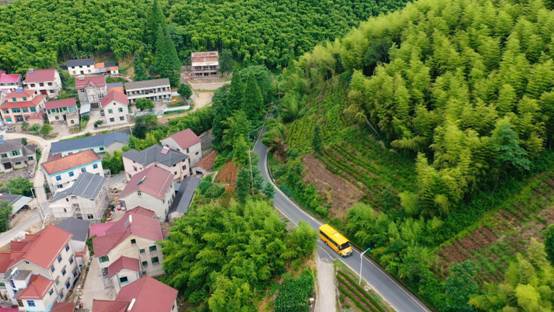 從空白到引領(lǐng)，中國校車走過十年不凡路