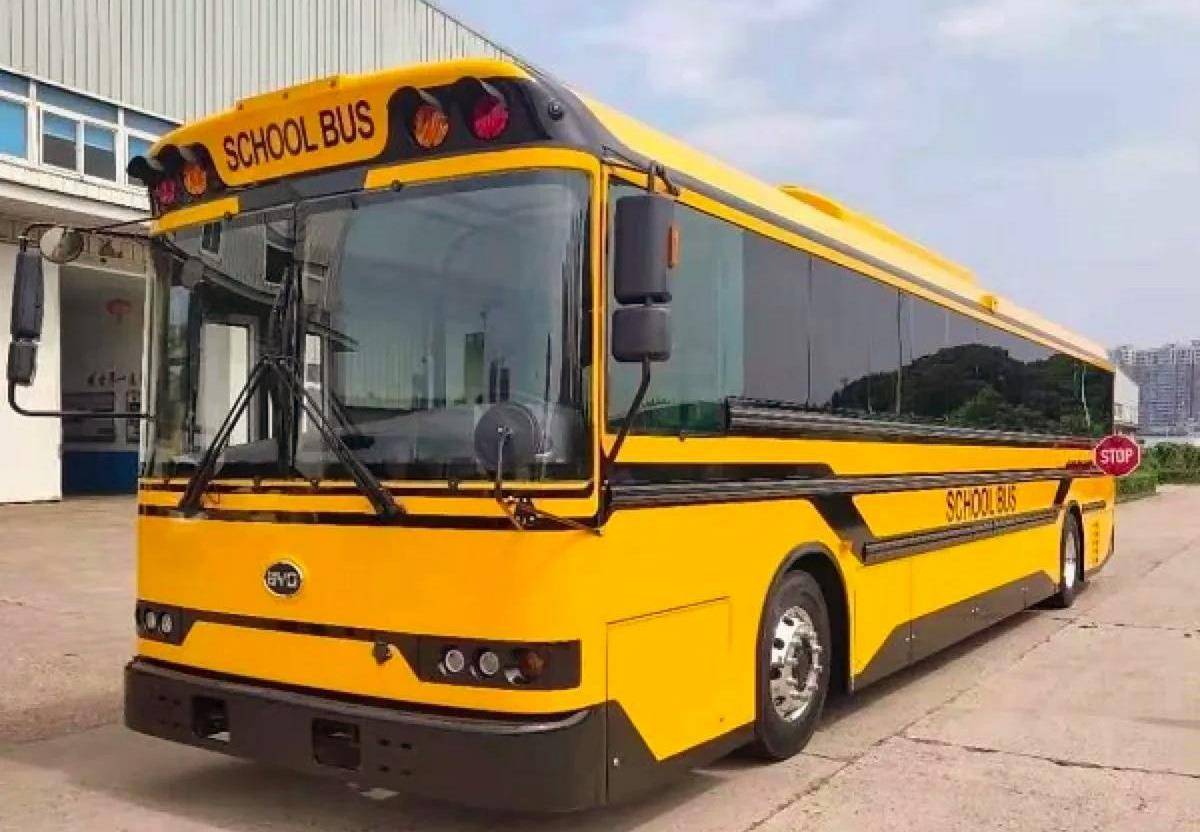 比亞迪打造的洛杉磯校車，外觀很霸氣，續(xù)航250公里，84座
