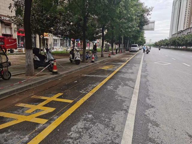 我為群眾辦實(shí)事|西安雁塔交警:用“小車位”解決“大問(wèn)題” 我為群眾辦實(shí)事|西安雁塔交警:用“小車位”解決“大問(wèn)題”