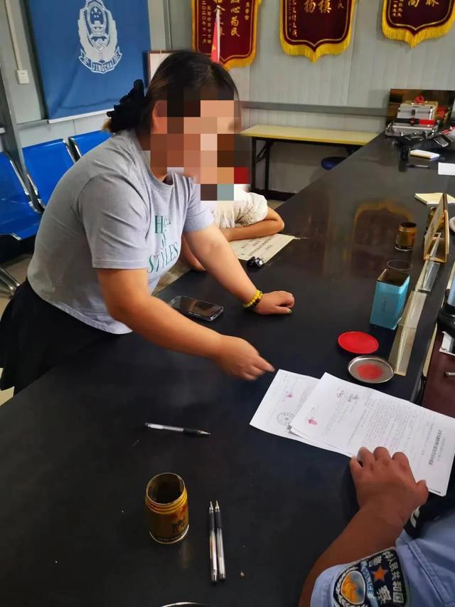 夏季整治百日行動丨“黑校車”超員上路，舞陽交警嚴(yán)查嚴(yán)懲，絕不姑息！