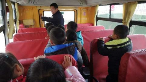 開封尉氏南曹鄉(xiāng)：校車安全常檢查平安出行靠大家