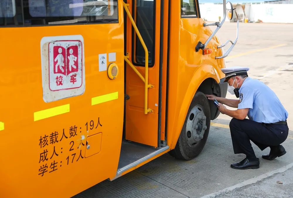 周邊道路“微改造”、校車校舍“做體檢”，松江警方全面護航“開學季”