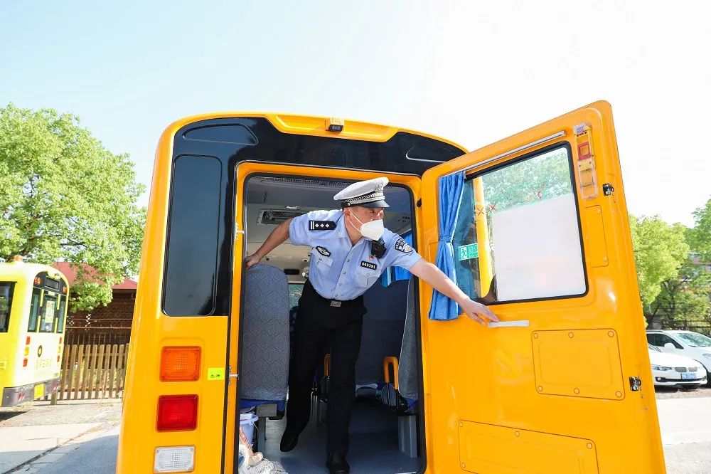 周邊道路“微改造”、校車校舍“做體檢”，松江警方全面護航“開學季”