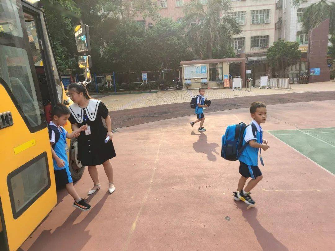 【萬和·演練】校車安全常演練 平安出行永相伴