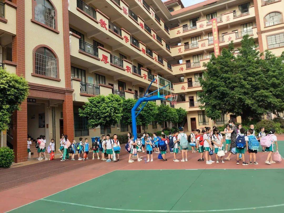 【萬和·演練】校車安全常演練 平安出行永相伴