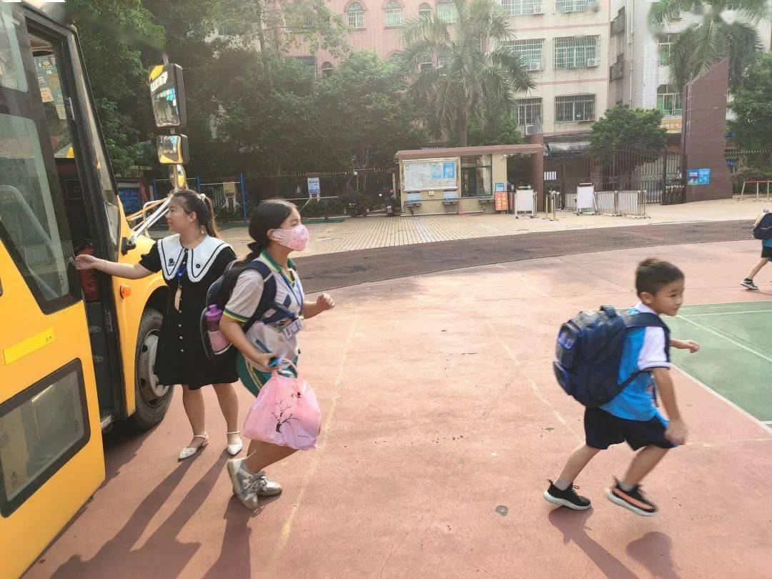 【萬和·演練】校車安全常演練 平安出行永相伴