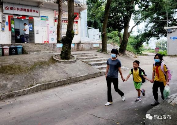 滴！滴！滴！古勞茶山村校車專線開通！
