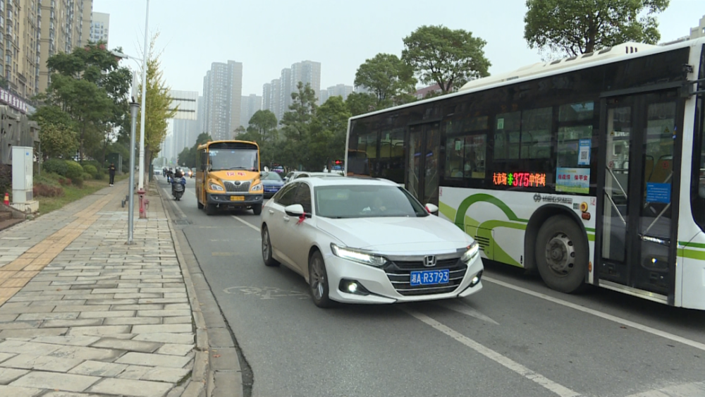 校車整治專項(xiàng)行動(dòng) 為孩子撐起安全“保護(hù)傘”