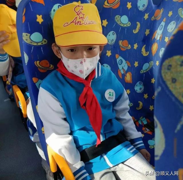 順義這鎮(zhèn)三所小學(xué)配備校車，解決家長的后顧之憂