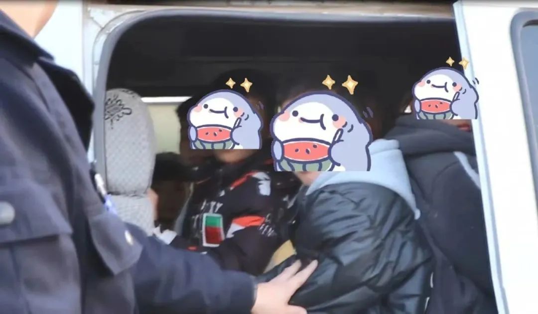 嚴(yán)懲！這個(gè)“黑校車”司機(jī)被警方刑事立案！學(xué)校亦被罰！